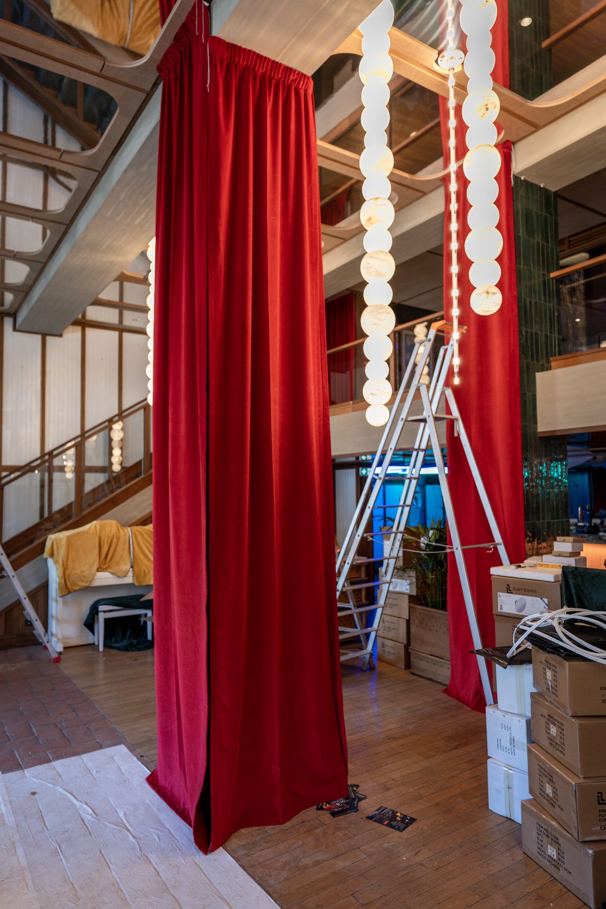 Stars of Monaco — Clément on the mezzanine