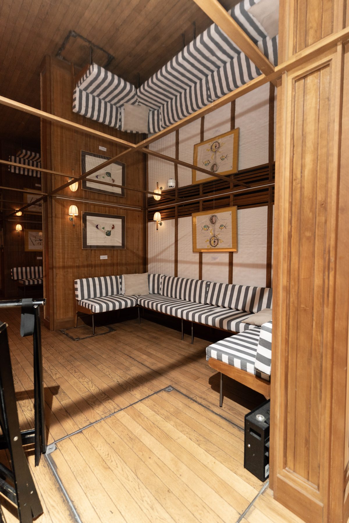 Stars of Monaco — interior shot