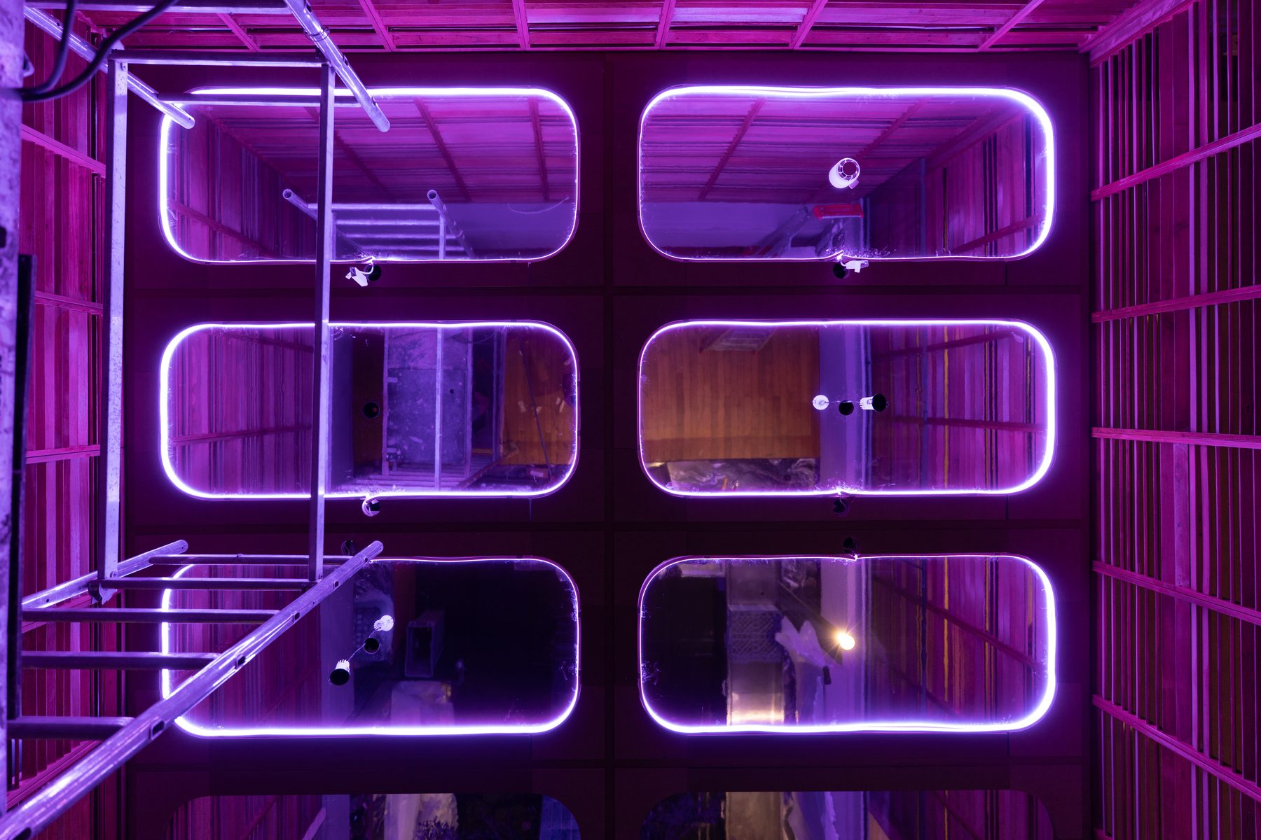 Stars of Monaco — alabaster lighting detail