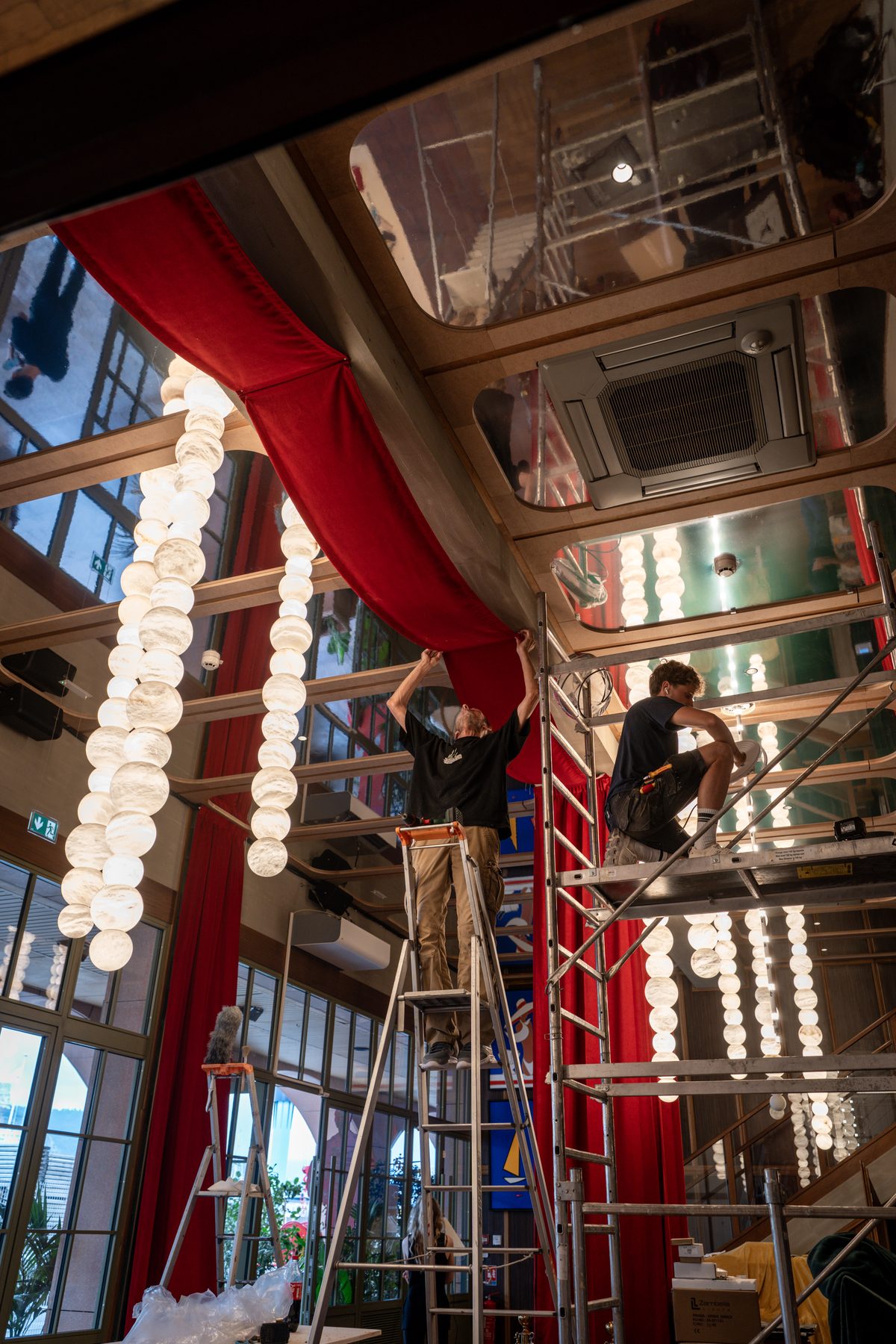 Stars of Monaco — banquette wall