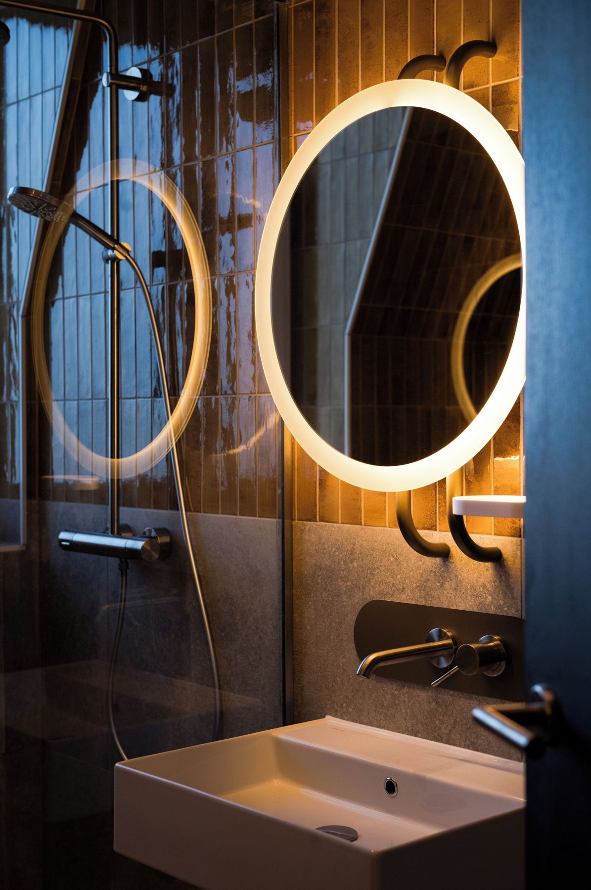 Bathroom — full