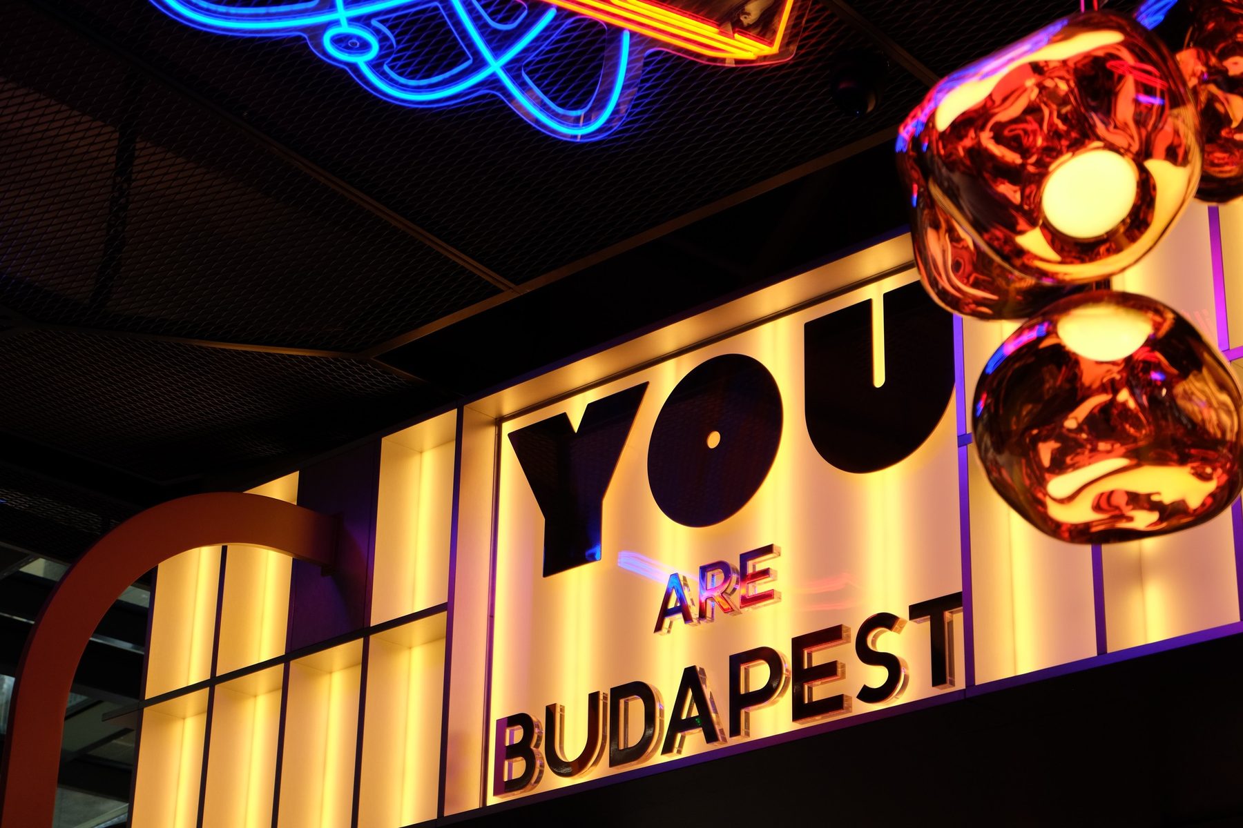Hôtel You Budapest — facade and entry